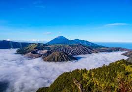Gunung Bromo wisata gunung terbaik Indonesia 2025