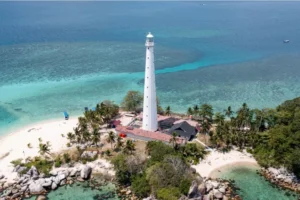 Pulau Belitung wisata pantai terbaik Indonesia 2025